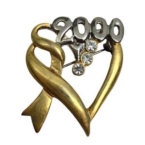 Vintage Gold Tone Heart Ribbon 2000 Pin Brooch Y2K Rhinestone Detail 2 3/8 in H